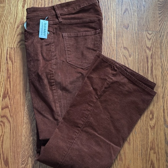 Women’s Old Navy high rise flare corduroy pants, size 4 P, color rust brown, NWT - Picture 1 of 9